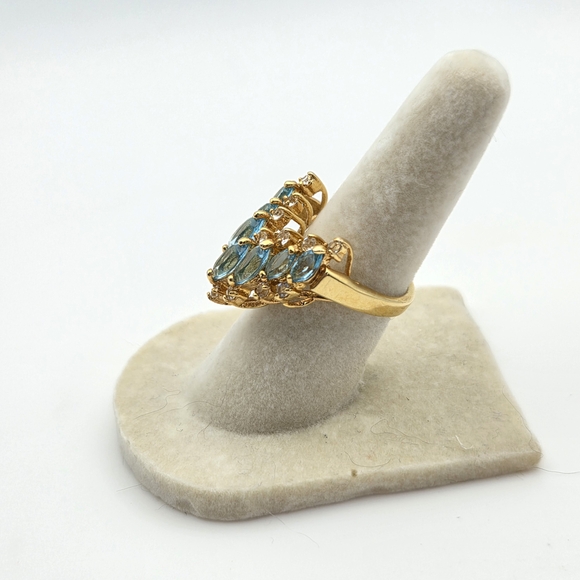 Elegant Blue Rhinestones and Cocktail Ring - Picture 2 of 10